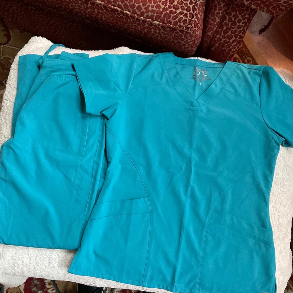 Barco one blue scrubs